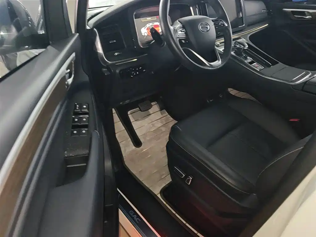GAC Motor Trumpchi M8 2022 — фото 15