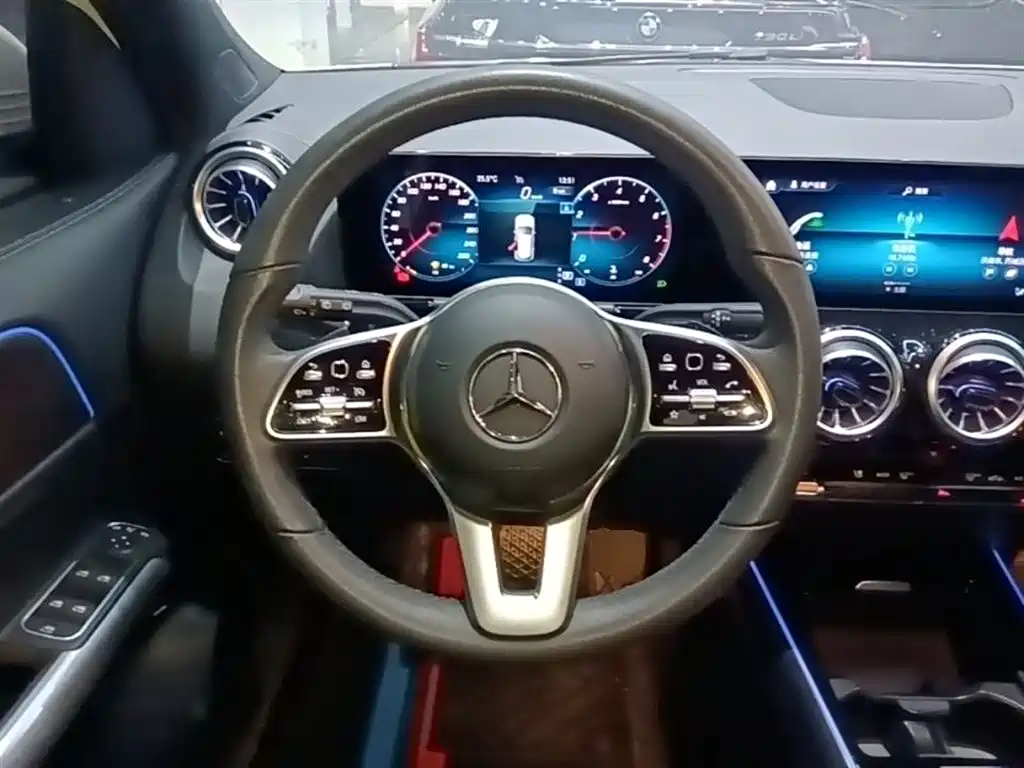 Mercedes-Benz GLA 2021 — фото 11