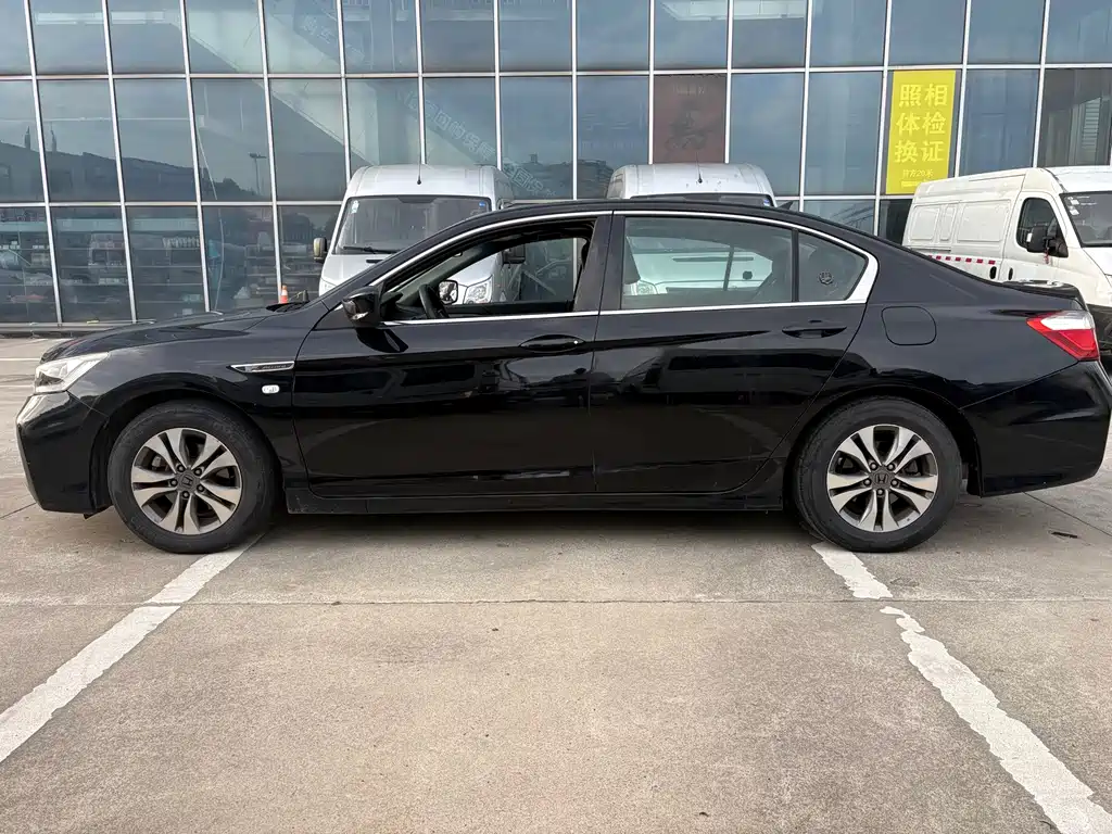 Honda Accord 2015 — фото 5