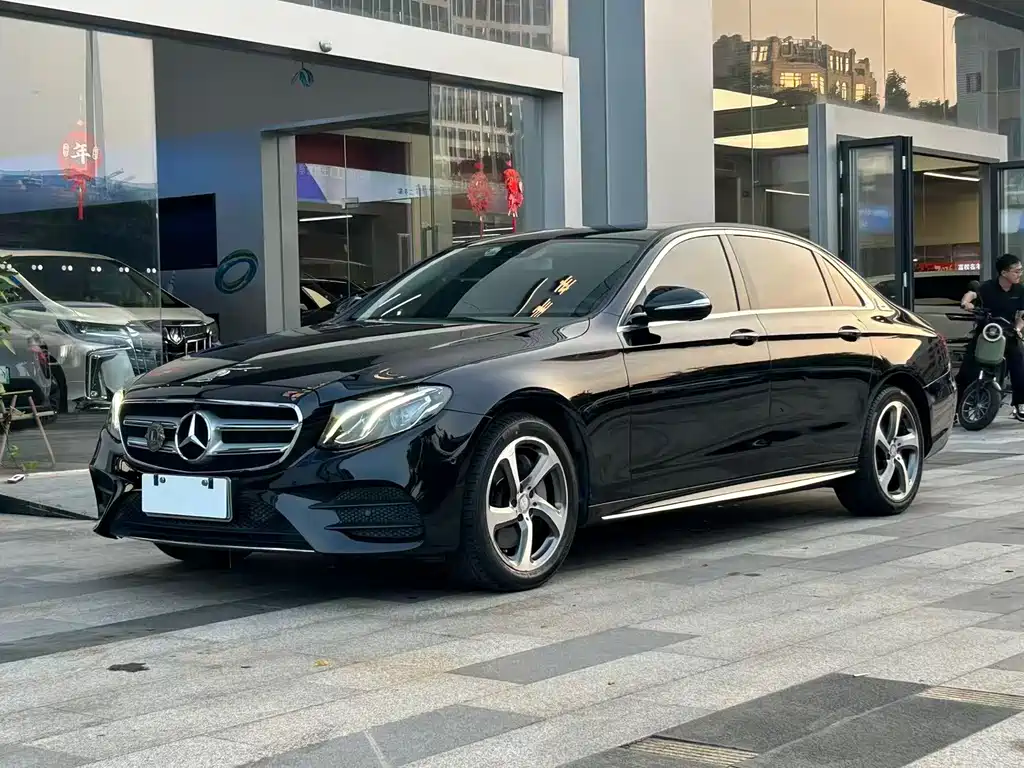 Mercedes-Benz E-Class 2017 — фото 22