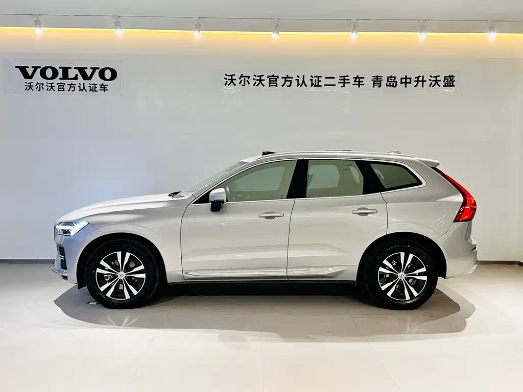 Volvo XC60 2022 — фото 3