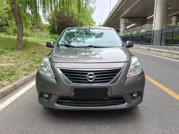 Nissan Sunny 2011