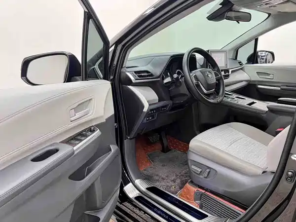 Toyota Sienna 2023