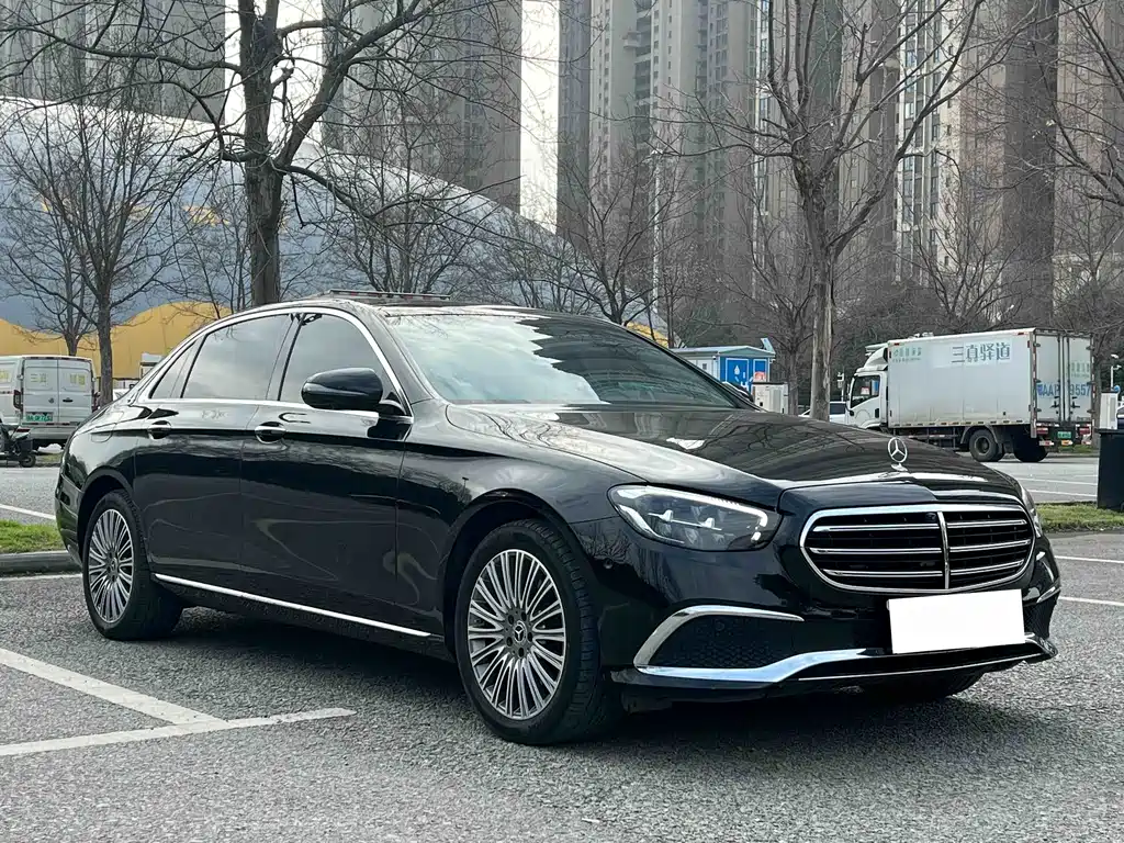 Mercedes-Benz E-Class 2022 — фото 3