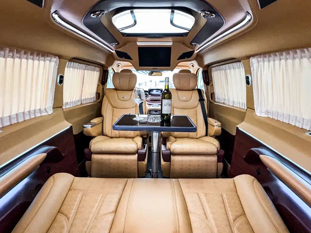 Mercedes-Benz V-Class 2022 — фото 28