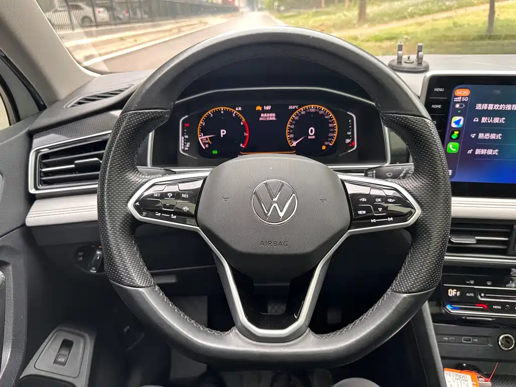 Volkswagen Tiguan L 2023 — фото 12