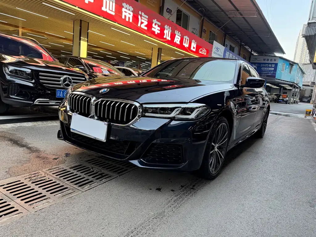 BMW 5 Series 2023 — фото 1