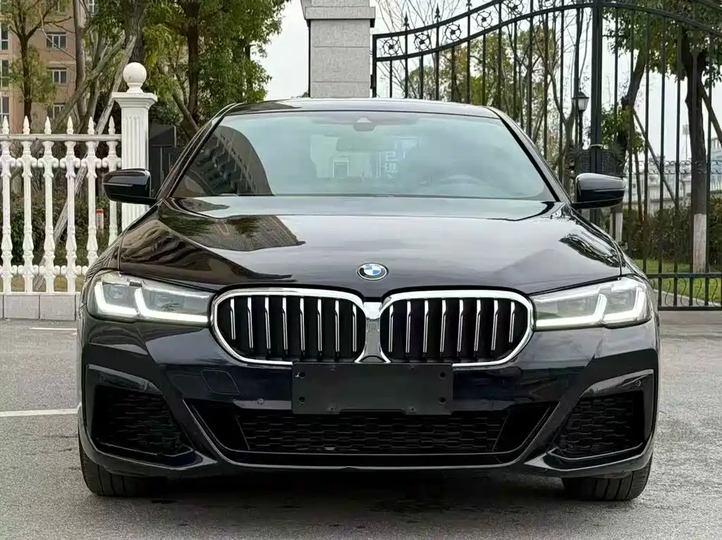BMW 5 Series 2023 — фото 2