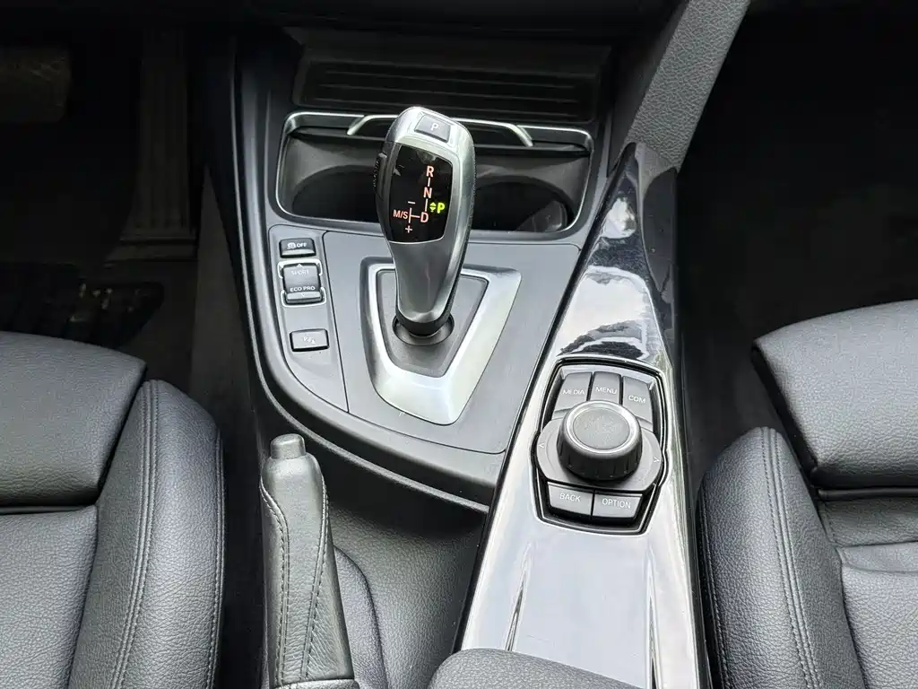 BMW 3 Series GT 2018 — фото 13