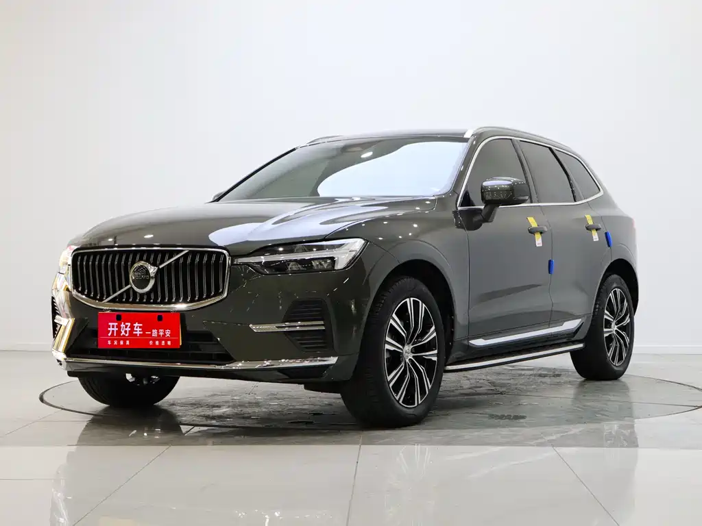 Volvo XC60 2022 — фото 2