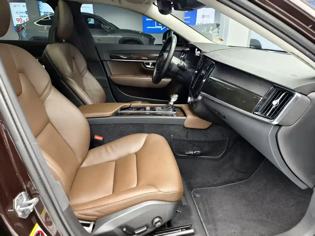 Volvo S90 2018 — фото 12