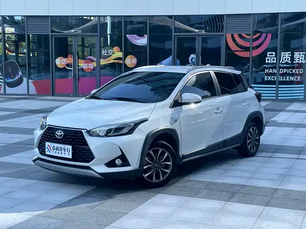 Toyota Yaris L 2022