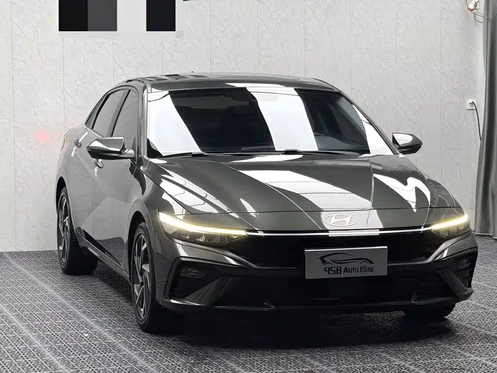 Hyundai Elantra 2023 — фото 3