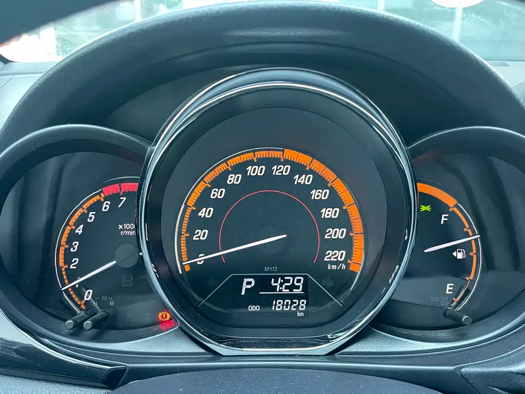 Toyota Yaris L 2022 — фото 19