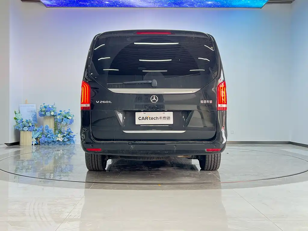 Mercedes-Benz V-Class 2023 — фото 44