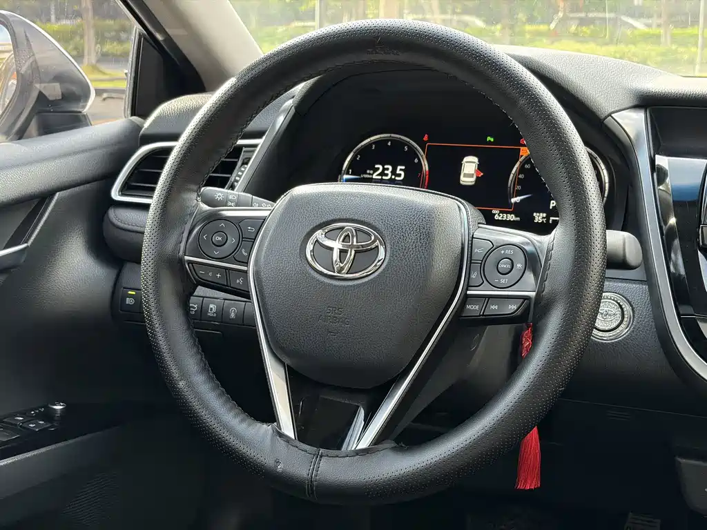 Toyota Camry 2021 — фото 12