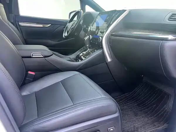 Toyota Alphard 2021