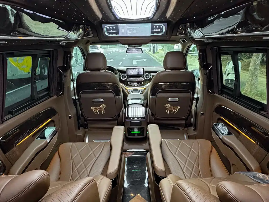 Mercedes-Benz Vito 2023 — фото 15