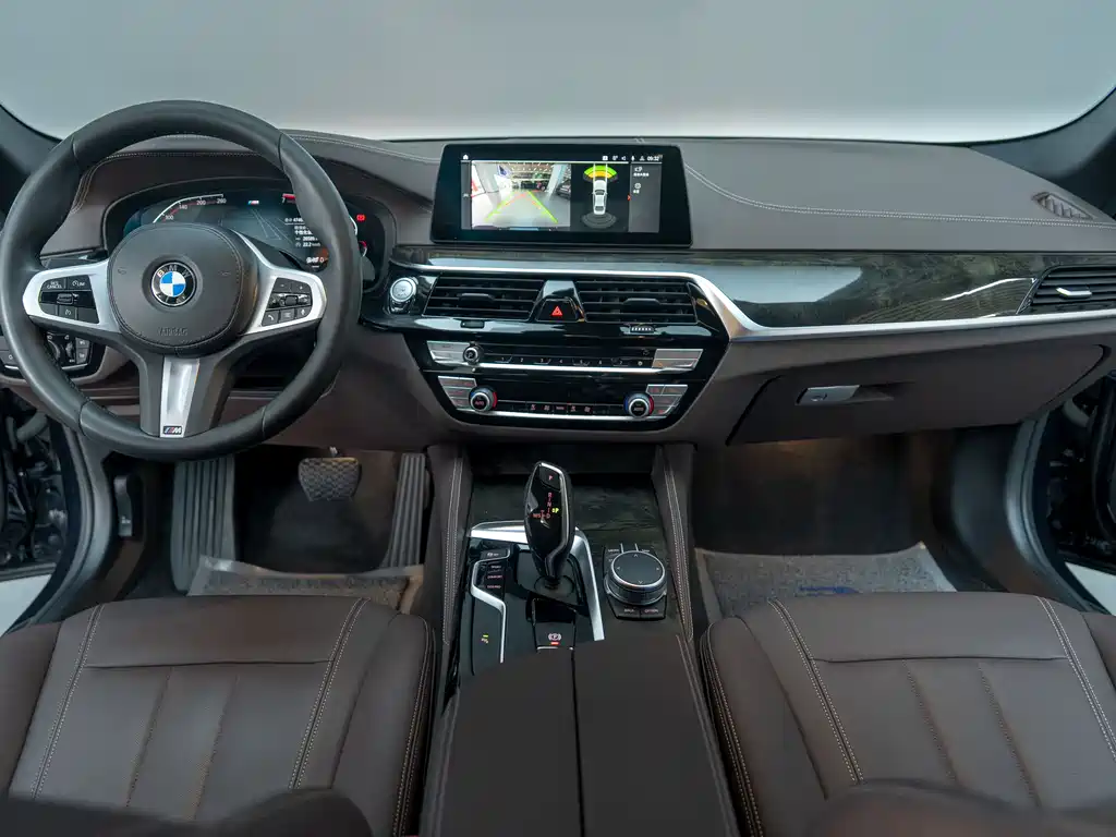 BMW 5 Series 2020 — фото 12