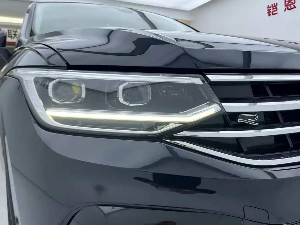 Volkswagen Tiguan L 2023 — фото 4