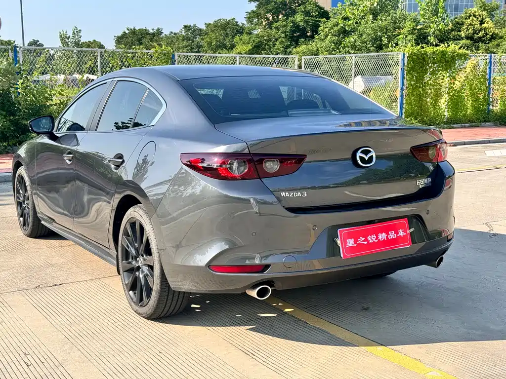 Mazda 3 Axela 2023