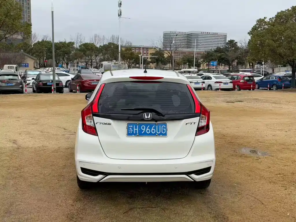 Honda Fit 2018 — фото 8