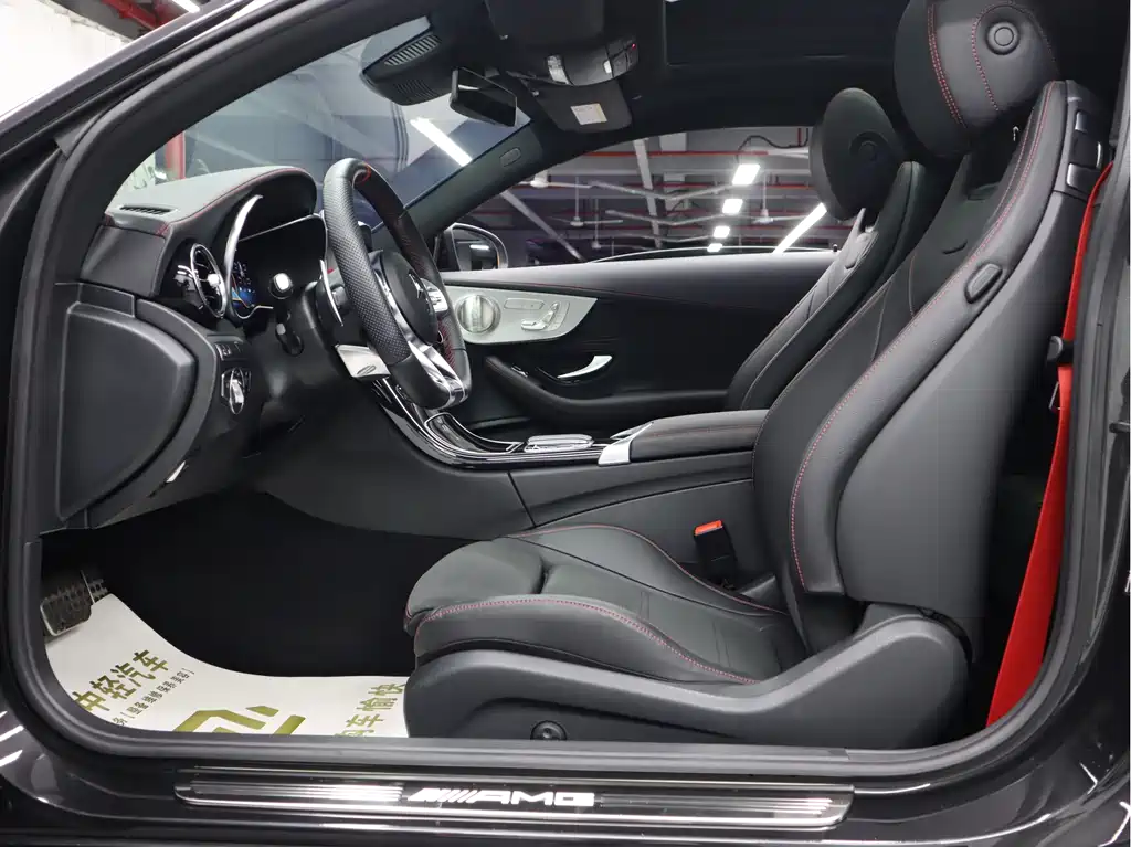 Mercedes-Benz C-Class AMG 2023 — фото 7