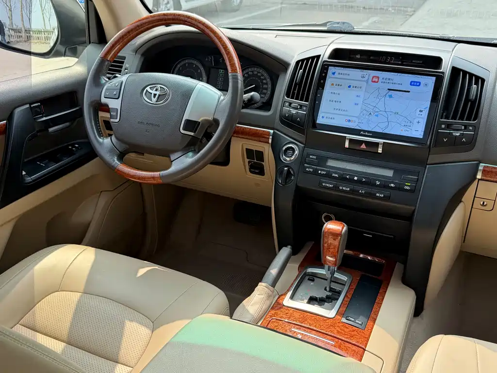 Toyota Land Cruiser 2016 — фото 12