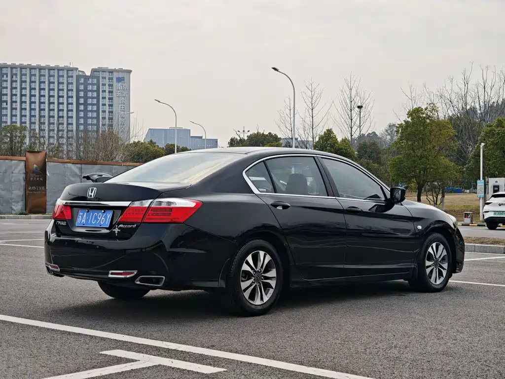 Honda Accord 2016 — фото 6