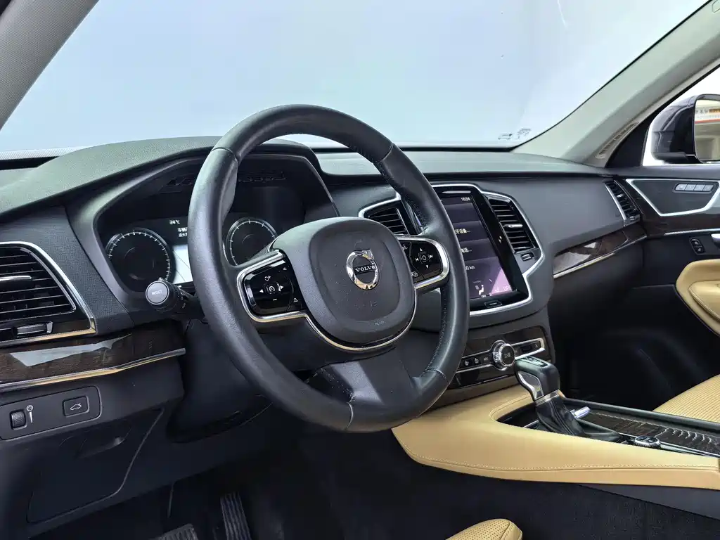 Volvo XC90 2016 — фото 15