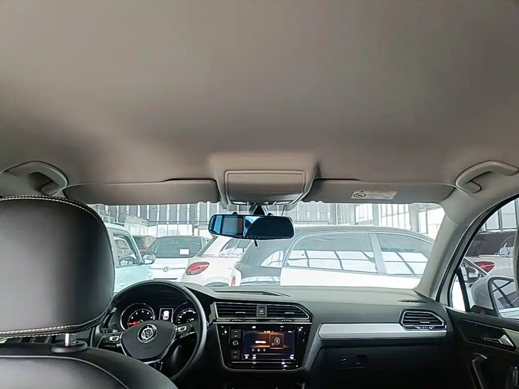 Volkswagen Tiguan L 2018 — фото 18