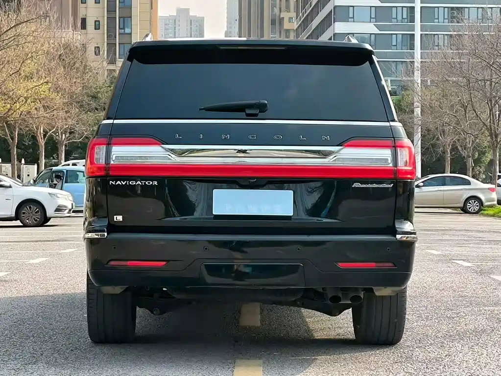 Lincoln Navigator 2021 — фото 19