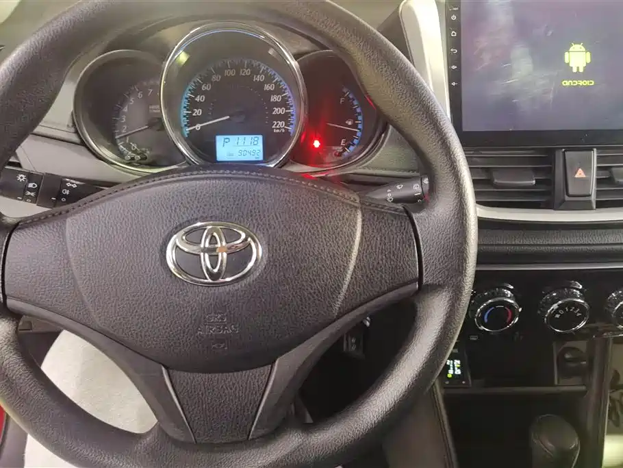 Toyota Yaris L 2019 — фото 12