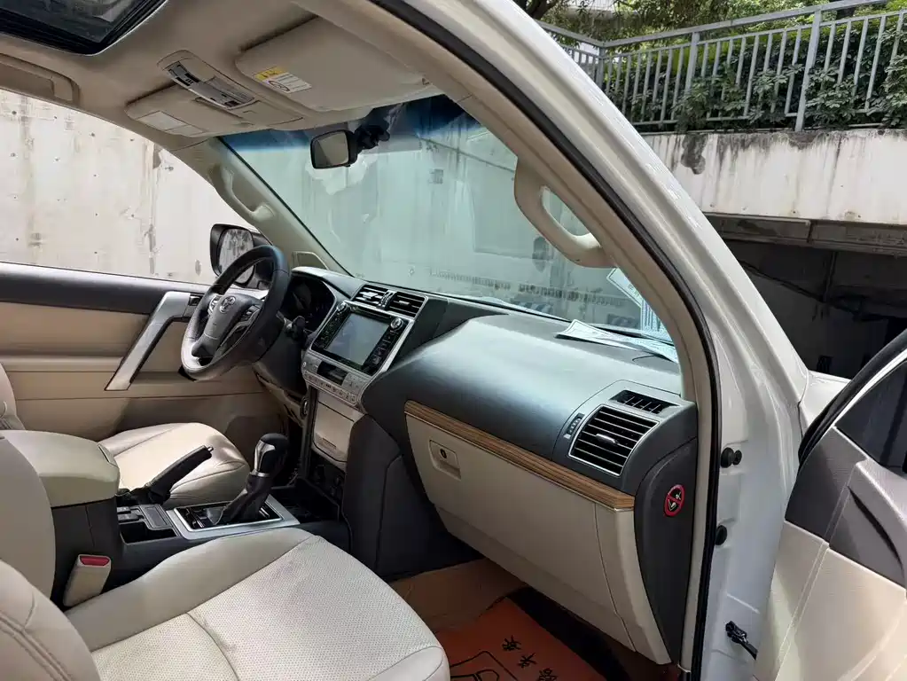 Toyota Prado 2019 — фото 16