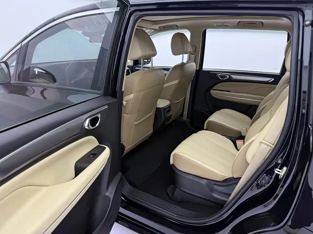 GAC Trumpchi M6 2022 — фото 12