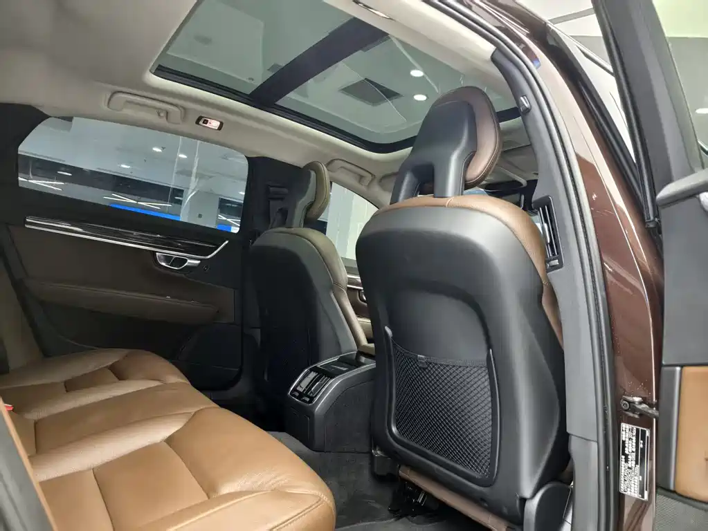 Volvo S90 2018 — фото 10