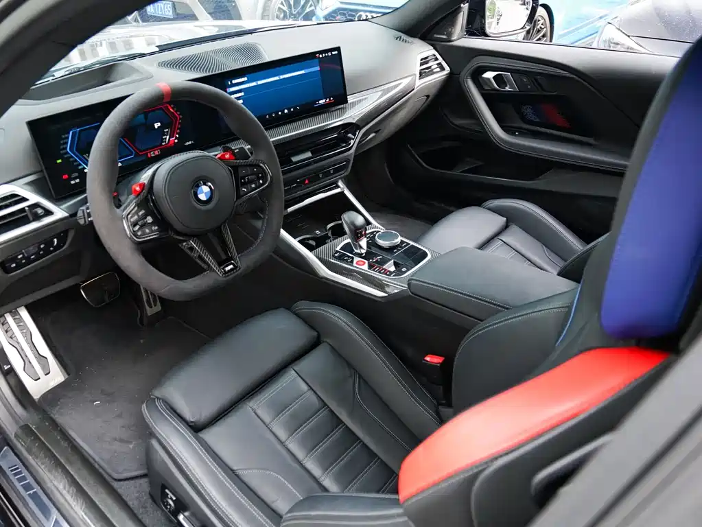 BMW M2 2025 — фото 4