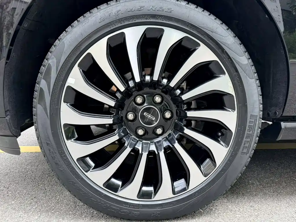 Lincoln Navigator 2023 — фото 14