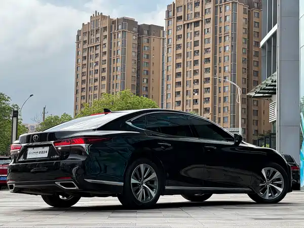 Lexus LS 2018