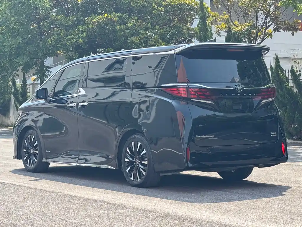 Toyota Alphard 2024