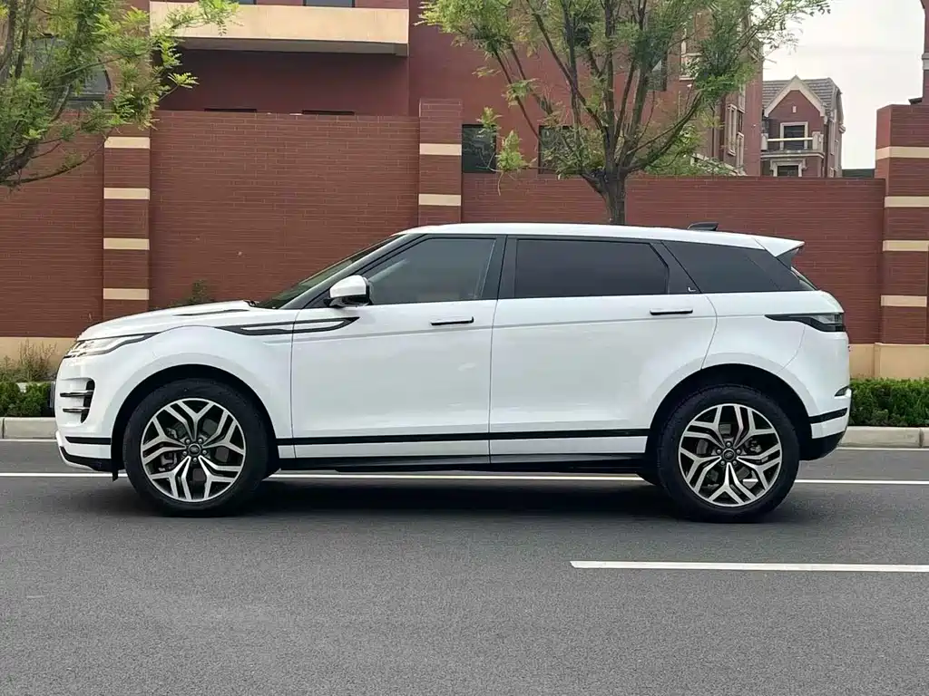 Land Rover Evoque 2022 — фото 20