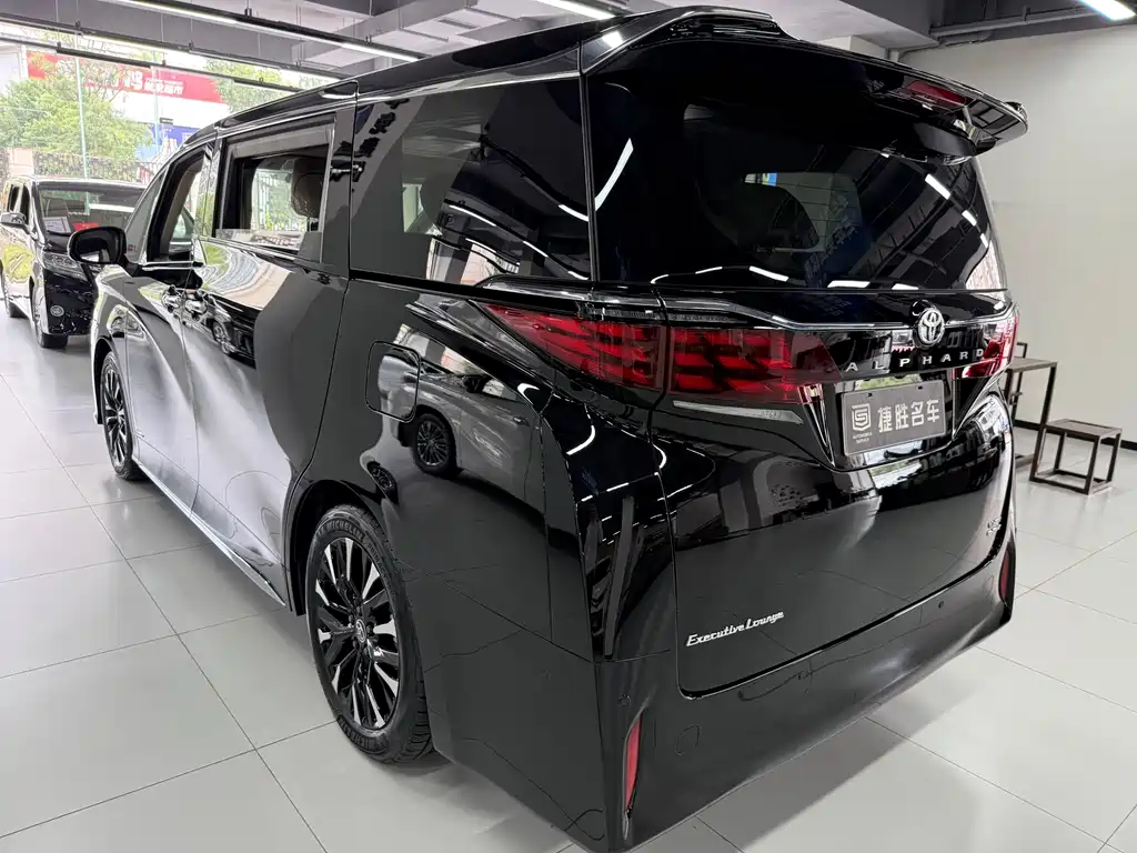 Toyota Alphard 2026 — фото 10