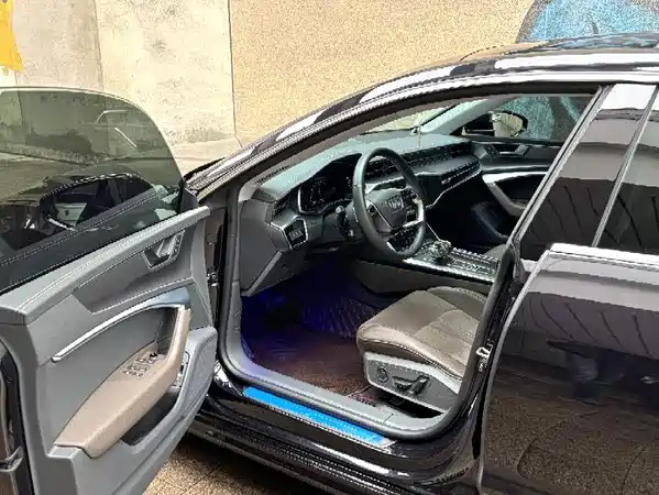 Audi A7L 2024