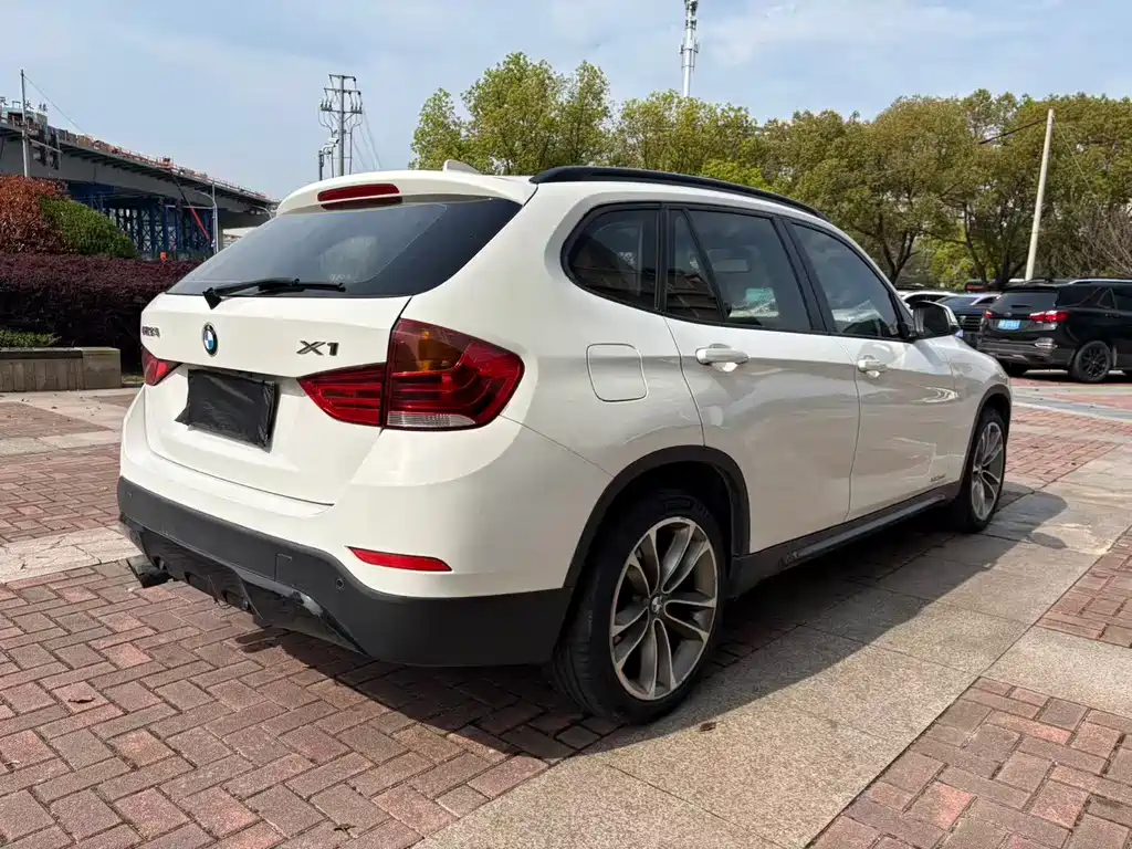 BMW X1 2015 — фото 13