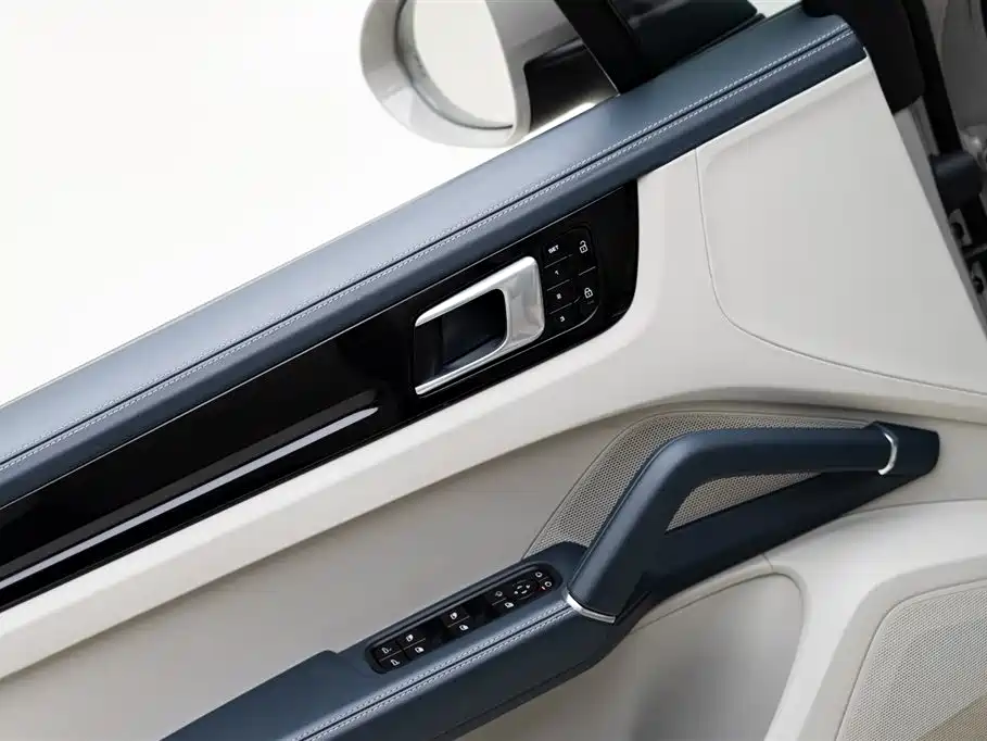Porsche Cayenne 2021 — фото 18