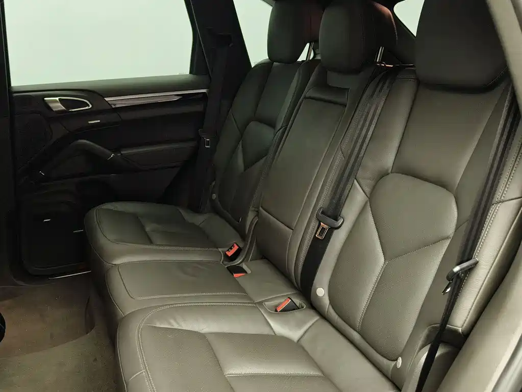 Porsche Cayenne 2015 — фото 12