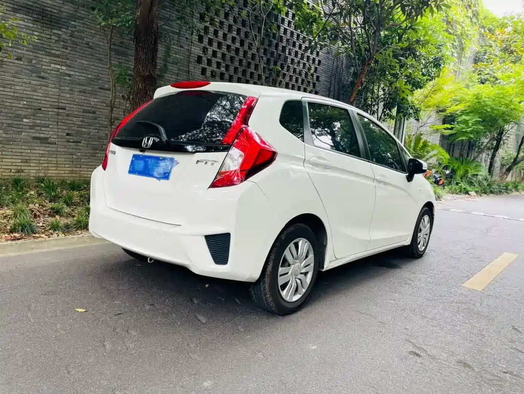 Honda Fit 2016 — фото 12