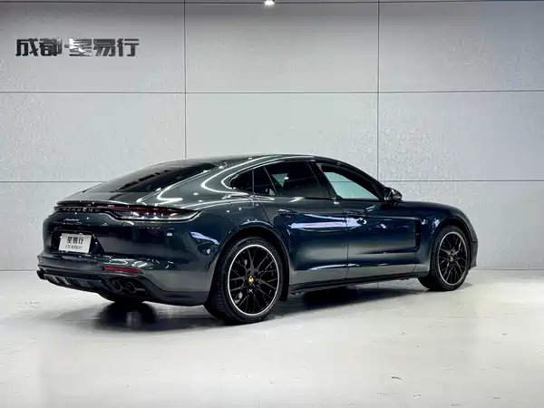Porsche Panamera 2023
