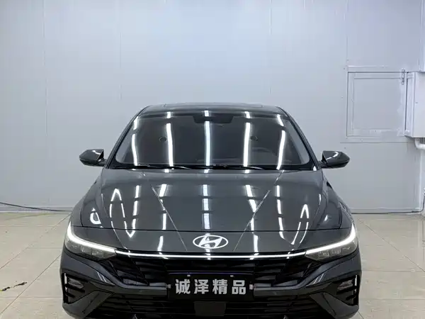 Hyundai Elantra 2024