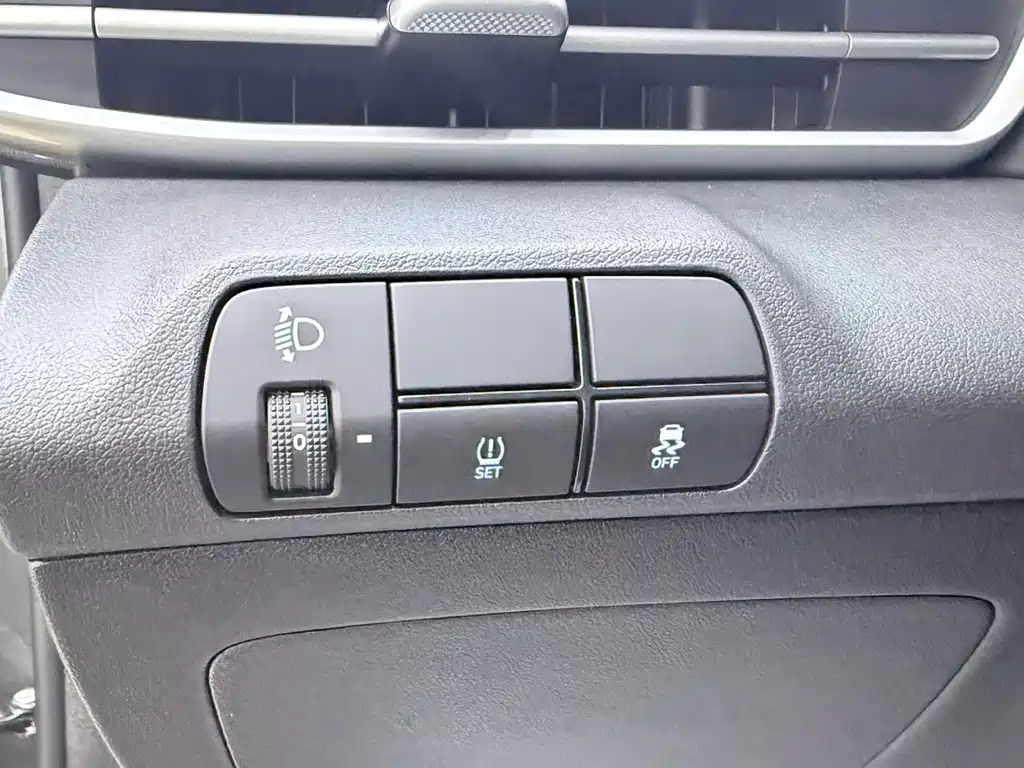Hyundai Elantra 2024 — фото 11